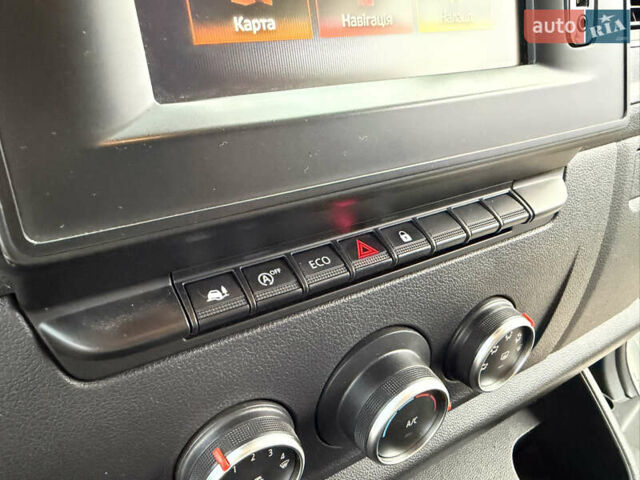 Белый Рено Мастер, объемом двигателя 2.3 л и пробегом 208 тыс. км за 20949 $, фото 35 на Automoto.ua