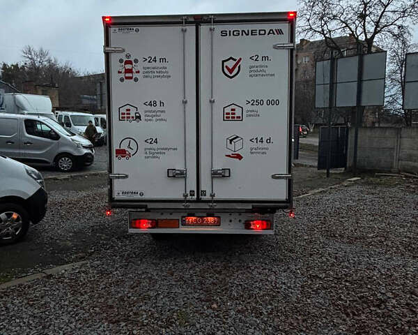 Белый Рено Мастер, объемом двигателя 2.3 л и пробегом 215 тыс. км за 19900 $, фото 18 на Automoto.ua