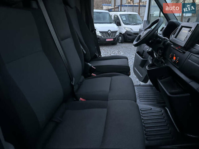 Білий Рено Мастєр, об'ємом двигуна 2.3 л та пробігом 173 тис. км за 23900 $, фото 30 на Automoto.ua