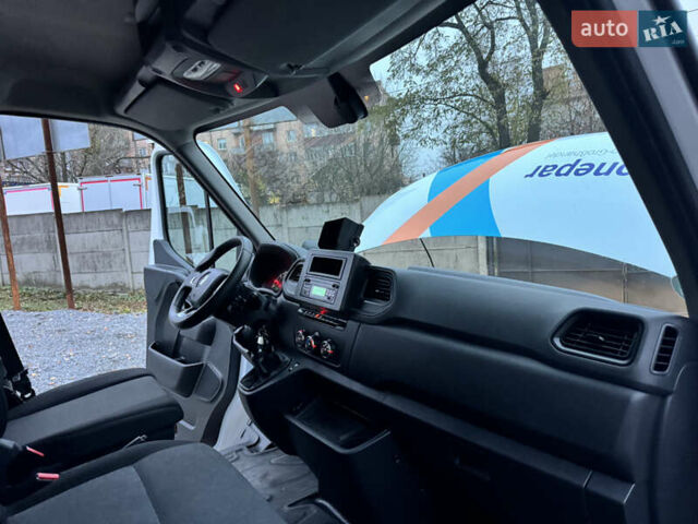 Белый Рено Мастер, объемом двигателя 2.3 л и пробегом 165 тыс. км за 26900 $, фото 45 на Automoto.ua