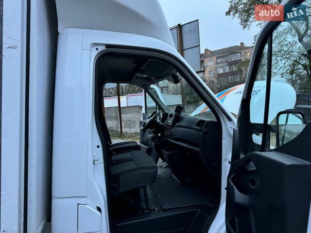 Белый Рено Мастер, объемом двигателя 2.3 л и пробегом 165 тыс. км за 26900 $, фото 43 на Automoto.ua