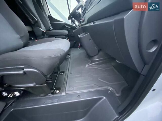 Белый Рено Мастер, объемом двигателя 2.3 л и пробегом 327 тыс. км за 22899 $, фото 30 на Automoto.ua