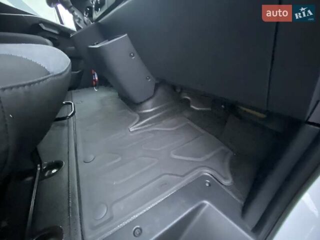 Белый Рено Мастер, объемом двигателя 2.3 л и пробегом 327 тыс. км за 22899 $, фото 39 на Automoto.ua