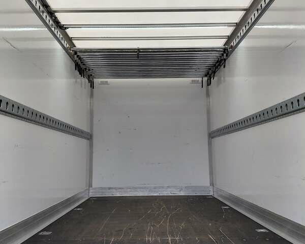 Белый Рено Мастер, объемом двигателя 2.3 л и пробегом 300 тыс. км за 22499 $, фото 26 на Automoto.ua