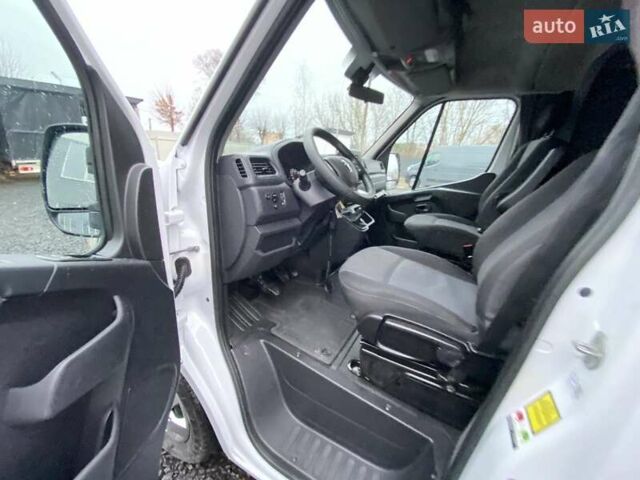 Белый Рено Мастер, объемом двигателя 2.3 л и пробегом 288 тыс. км за 22999 $, фото 35 на Automoto.ua
