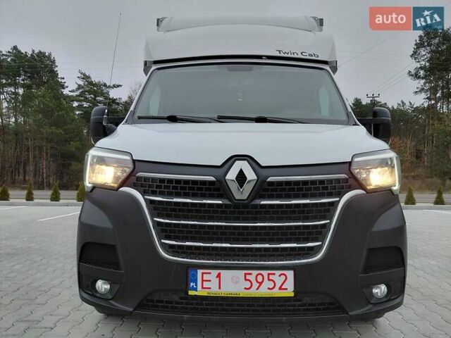 Белый Рено Мастер, объемом двигателя 2.3 л и пробегом 300 тыс. км за 22499 $, фото 2 на Automoto.ua