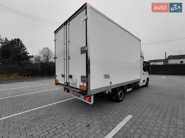 Белый Рено Мастер, объемом двигателя 2.3 л и пробегом 300 тыс. км за 22499 $, фото 5 на Automoto.ua