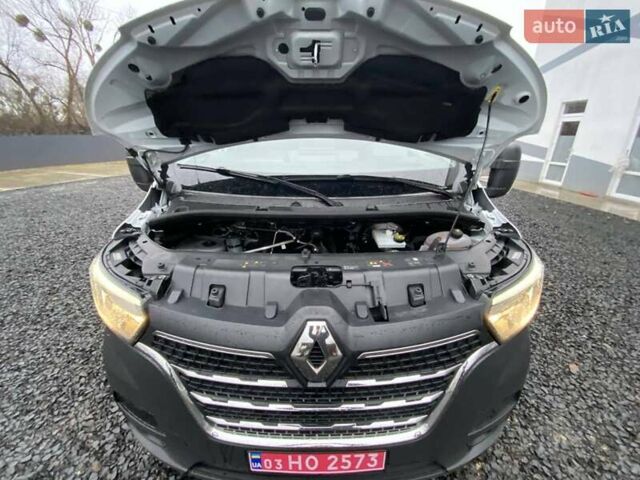 Белый Рено Мастер, объемом двигателя 2.3 л и пробегом 288 тыс. км за 22999 $, фото 32 на Automoto.ua