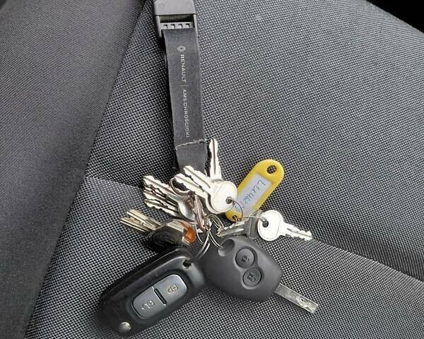 Белый Рено Мастер, объемом двигателя 2.3 л и пробегом 300 тыс. км за 22499 $, фото 80 на Automoto.ua