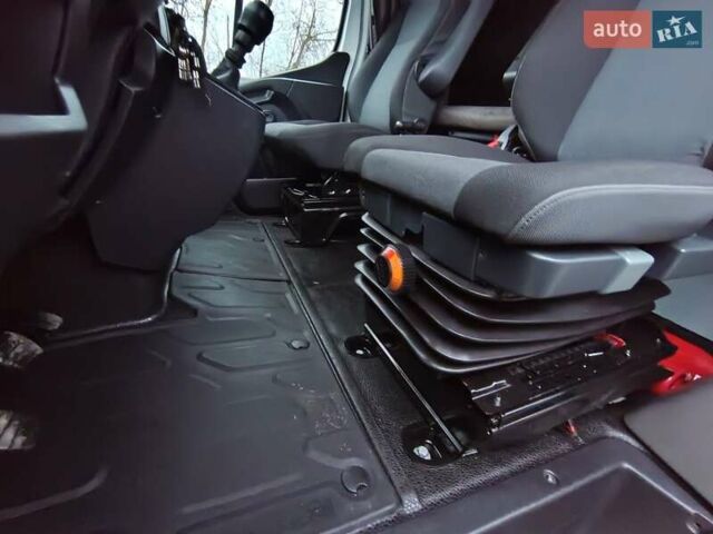 Белый Рено Мастер, объемом двигателя 2.3 л и пробегом 293 тыс. км за 21999 $, фото 8 на Automoto.ua