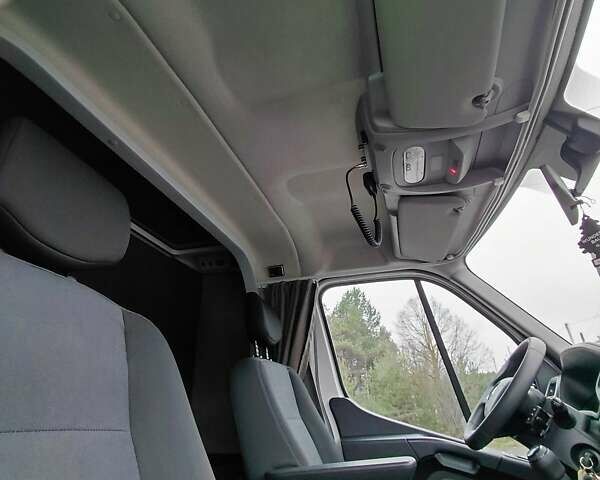 Белый Рено Мастер, объемом двигателя 2.3 л и пробегом 300 тыс. км за 22499 $, фото 45 на Automoto.ua