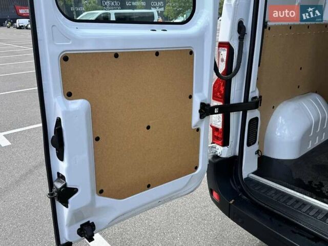 Белый Рено Мастер, объемом двигателя 2.3 л и пробегом 105 тыс. км за 23500 $, фото 21 на Automoto.ua