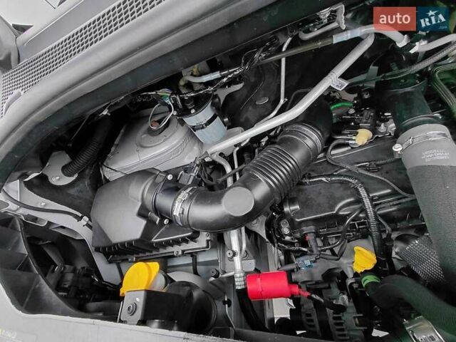 Белый Рено Мастер, объемом двигателя 2.3 л и пробегом 300 тыс. км за 22499 $, фото 29 на Automoto.ua