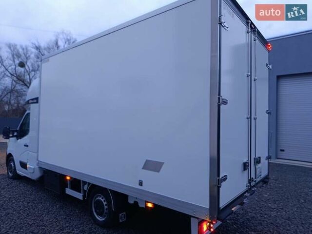 Белый Рено Мастер, объемом двигателя 2.3 л и пробегом 293 тыс. км за 21999 $, фото 14 на Automoto.ua