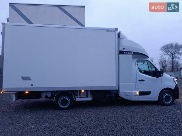 Белый Рено Мастер, объемом двигателя 2.3 л и пробегом 293 тыс. км за 21999 $, фото 9 на Automoto.ua