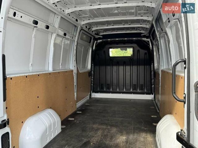Белый Рено Мастер, объемом двигателя 2.3 л и пробегом 105 тыс. км за 23500 $, фото 3 на Automoto.ua