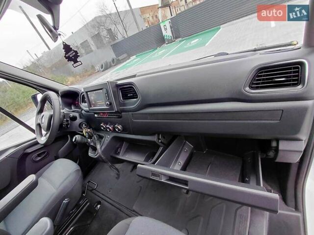 Белый Рено Мастер, объемом двигателя 2.3 л и пробегом 300 тыс. км за 22499 $, фото 44 на Automoto.ua