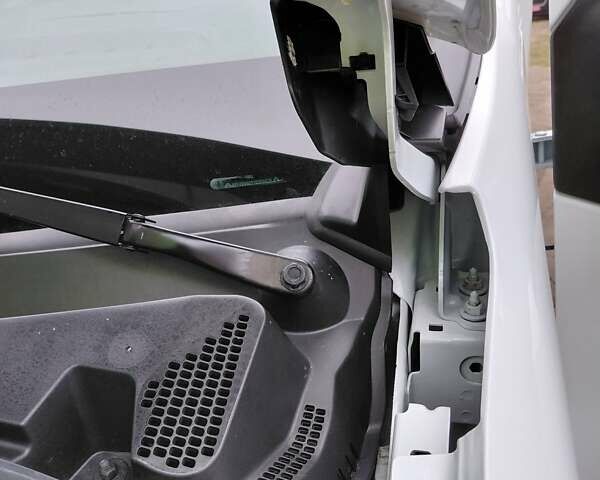 Білий Рено Мастєр, об'ємом двигуна 2.3 л та пробігом 402 тис. км за 21499 $, фото 85 на Automoto.ua