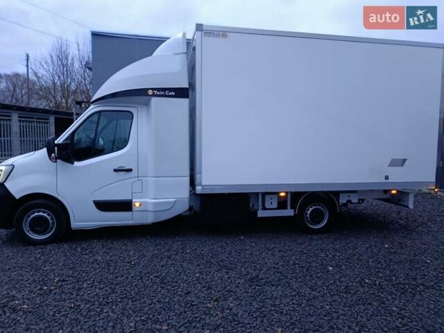 Белый Рено Мастер, объемом двигателя 2.3 л и пробегом 293 тыс. км за 21999 $, фото 1 на Automoto.ua