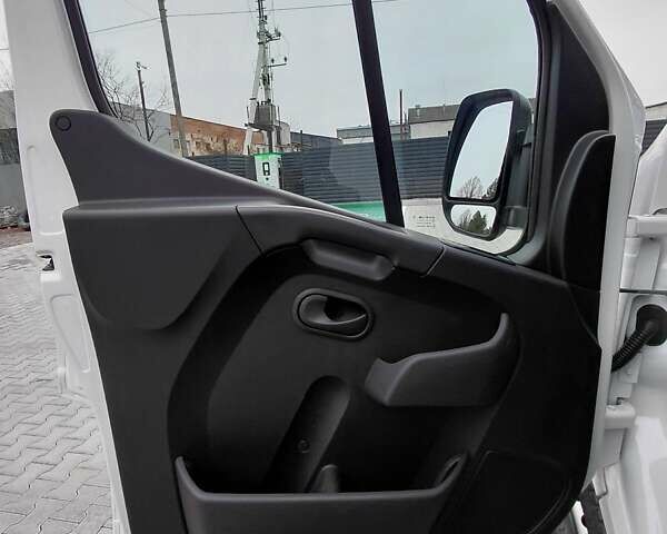 Белый Рено Мастер, объемом двигателя 2.3 л и пробегом 300 тыс. км за 22499 $, фото 35 на Automoto.ua