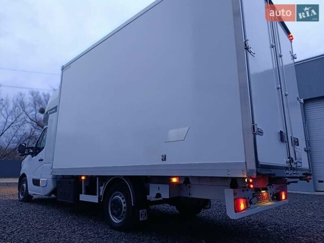 Белый Рено Мастер, объемом двигателя 2.3 л и пробегом 293 тыс. км за 21999 $, фото 13 на Automoto.ua