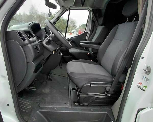 Белый Рено Мастер, объемом двигателя 2.3 л и пробегом 300 тыс. км за 22499 $, фото 33 на Automoto.ua