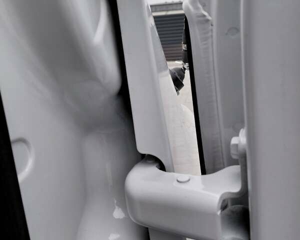 Белый Рено Мастер, объемом двигателя 2.3 л и пробегом 300 тыс. км за 22499 $, фото 83 на Automoto.ua