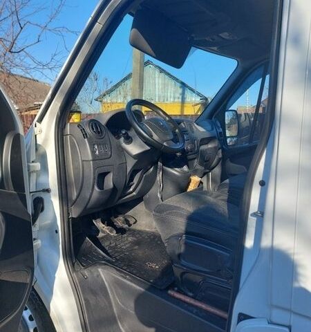 Белый Рено Мастер, объемом двигателя 2.3 л и пробегом 349 тыс. км за 17000 $, фото 5 на Automoto.ua