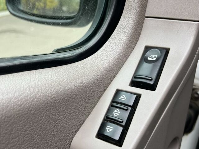 Белый Рено Мастер, объемом двигателя 2.8 л и пробегом 230 тыс. км за 5800 $, фото 21 на Automoto.ua