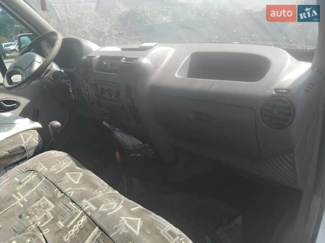 Рено Мастер 1999 в Кривом Роге на Automoto.ua Белый Рено Мастер, объемом двигателя 2.5 л и пробегом 543 тыс. км за 5200 $, фото 3 на Automoto.ua