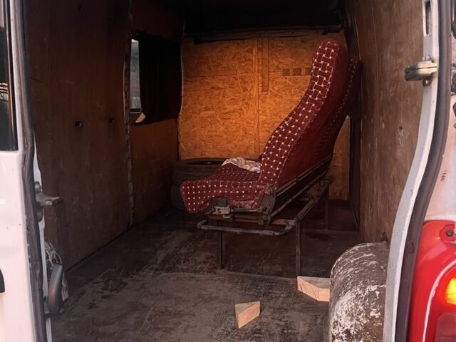 Білий Рено Мастєр, об'ємом двигуна 2.5 л та пробігом 435 тис. км за 4150 $, фото 4 на Automoto.ua