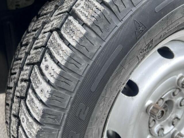 Белый Рено Мастер, объемом двигателя 2.8 л и пробегом 310 тыс. км за 4550 $, фото 3 на Automoto.ua