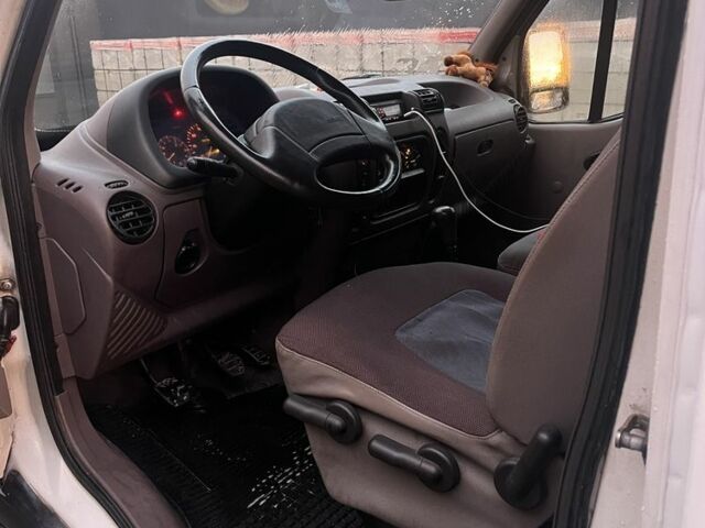 Білий Рено Мастєр, об'ємом двигуна 2.5 л та пробігом 435 тис. км за 4150 $, фото 5 на Automoto.ua