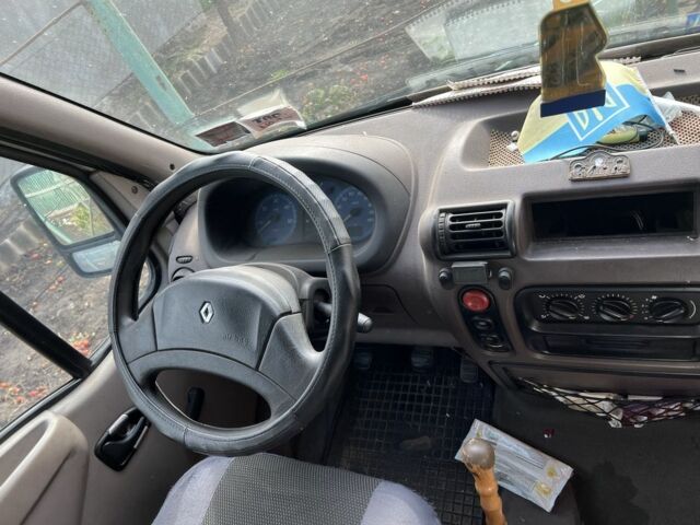 Белый Рено Мастер, объемом двигателя 1.9 л и пробегом 500 тыс. км за 200 $, фото 10 на Automoto.ua