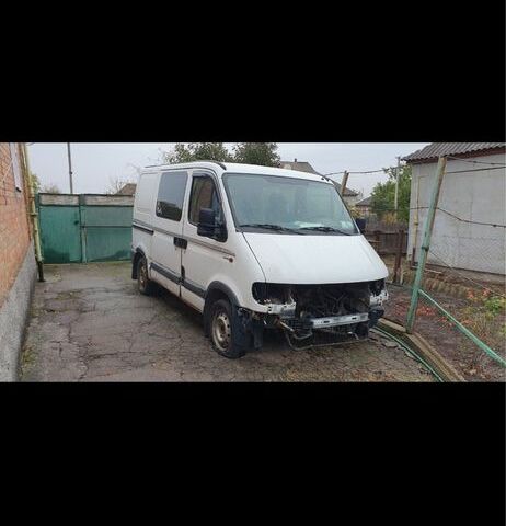 Белый Рено Мастер, объемом двигателя 1.9 л и пробегом 500 тыс. км за 200 $, фото 1 на Automoto.ua