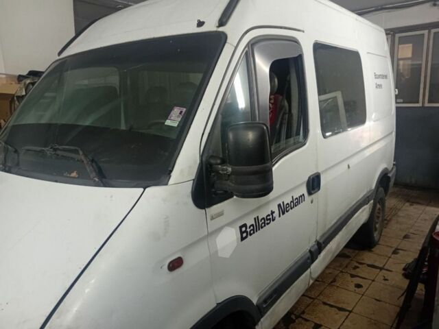 Белый Рено Мастер, объемом двигателя 2 л и пробегом 400 тыс. км за 2950 $, фото 3 на Automoto.ua