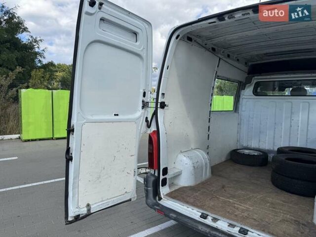 Білий Рено Мастєр, об'ємом двигуна 2.2 л та пробігом 293 тис. км за 4700 $, фото 18 на Automoto.ua