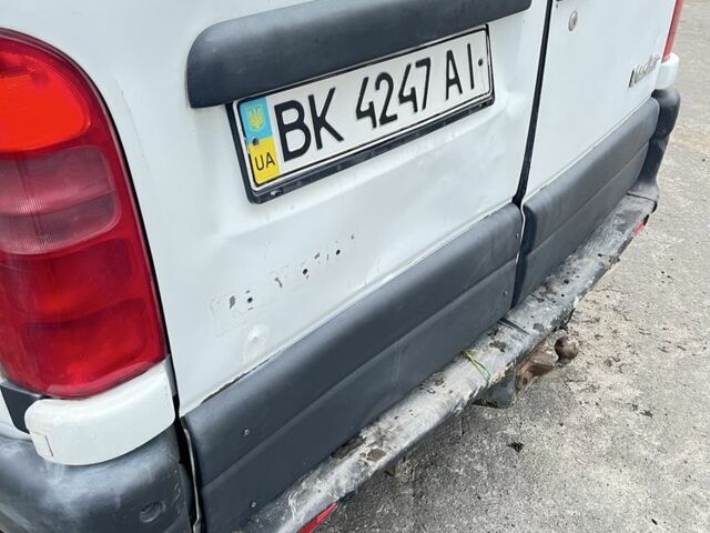 Белый Рено Мастер, объемом двигателя 2.3 л и пробегом 420 тыс. км за 3700 $, фото 4 на Automoto.ua