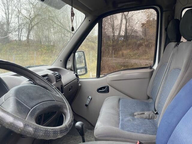 Белый Рено Мастер, объемом двигателя 2.5 л и пробегом 400 тыс. км за 4400 $, фото 5 на Automoto.ua