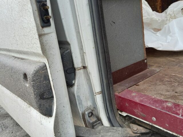 Белый Рено Мастер, объемом двигателя 2.2 л и пробегом 600 тыс. км за 5800 $, фото 16 на Automoto.ua