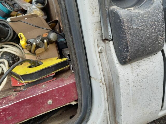 Белый Рено Мастер, объемом двигателя 2.2 л и пробегом 600 тыс. км за 5800 $, фото 15 на Automoto.ua