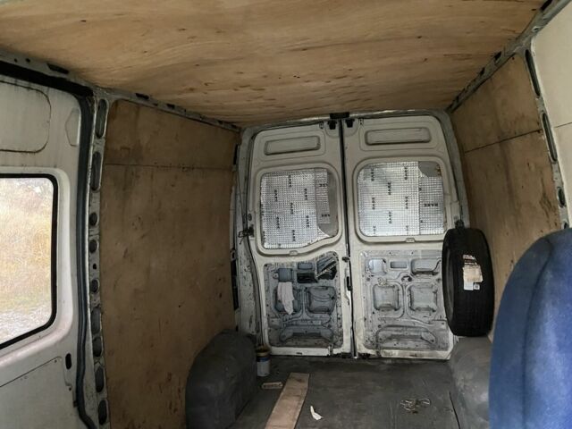 Белый Рено Мастер, объемом двигателя 2.5 л и пробегом 400 тыс. км за 4400 $, фото 6 на Automoto.ua