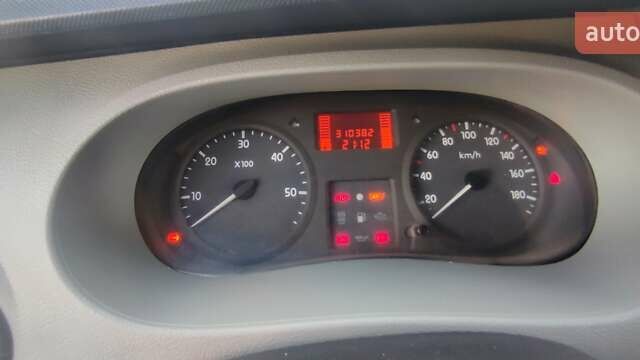 Білий Рено Мастєр, об'ємом двигуна 2.5 л та пробігом 310 тис. км за 5800 $, фото 8 на Automoto.ua
