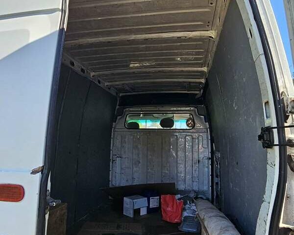Белый Рено Мастер, объемом двигателя 2.46 л и пробегом 350 тыс. км за 3600 $, фото 3 на Automoto.ua