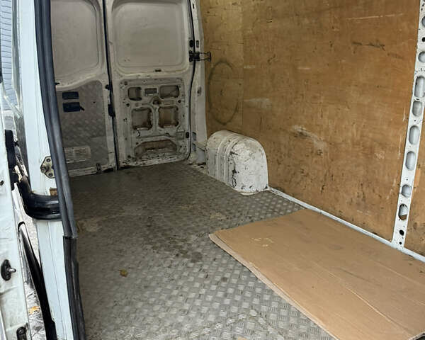 Белый Рено Мастер, объемом двигателя 2.46 л и пробегом 336 тыс. км за 5999 $, фото 14 на Automoto.ua