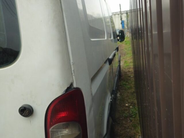 Белый Рено Мастер, объемом двигателя 2.5 л и пробегом 350 тыс. км за 2700 $, фото 3 на Automoto.ua