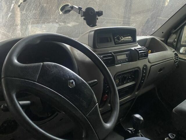 Белый Рено Мастер, объемом двигателя 2.8 л и пробегом 320 тыс. км за 6700 $, фото 4 на Automoto.ua