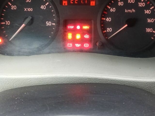 Білий Рено Мастєр, об'ємом двигуна 2.2 л та пробігом 400 тис. км за 5300 $, фото 7 на Automoto.ua