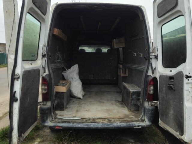 Белый Рено Мастер, объемом двигателя 2.5 л и пробегом 350 тыс. км за 2700 $, фото 4 на Automoto.ua