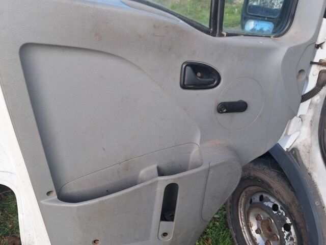 Білий Рено Мастєр, об'ємом двигуна 2.8 л та пробігом 222 тис. км за 1350 $, фото 3 на Automoto.ua